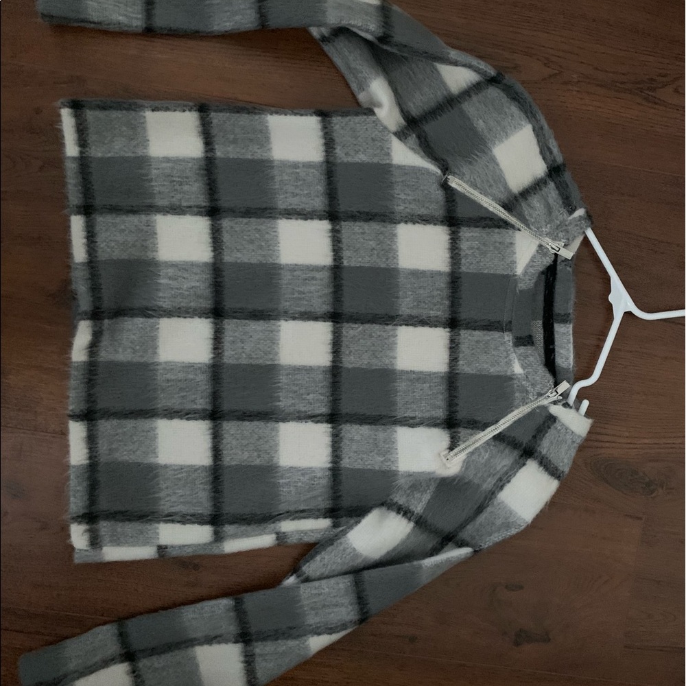 BRAND NEW ABERCROMBIE SWEATER